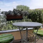 Casa Ra Con Posto Auto Medio